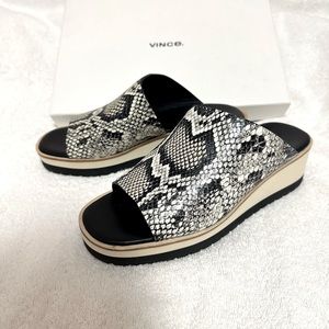 Vince Sarria black Leather snake print Wedge Platform mule slide Sandals 7 M